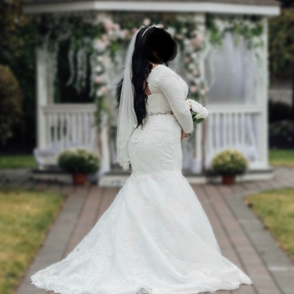 Dresses & Skirts - Wedding gown